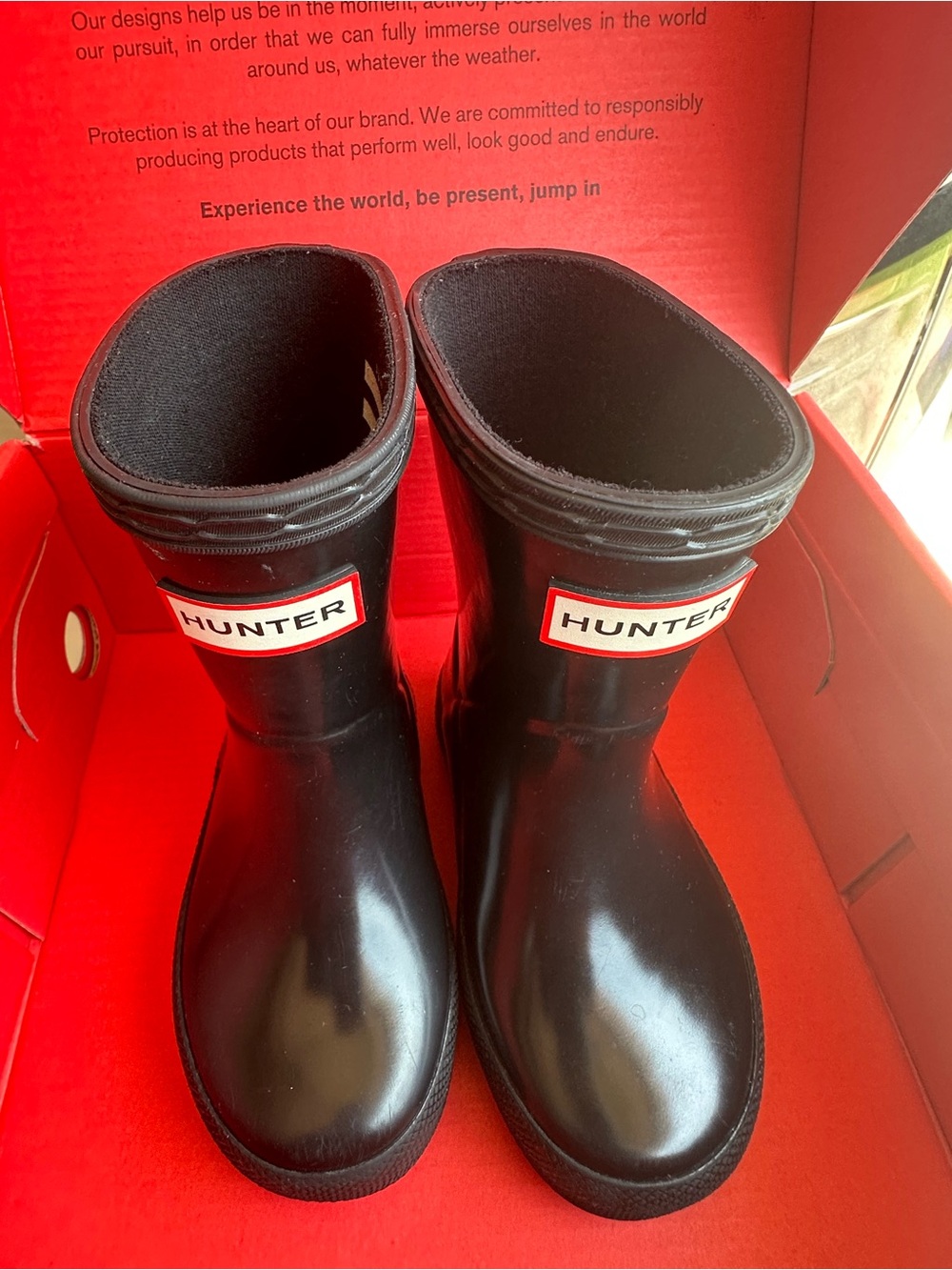 Hunter Kids’ Glossy Black Short Rain Boots Sz US 6 girls/5 boys